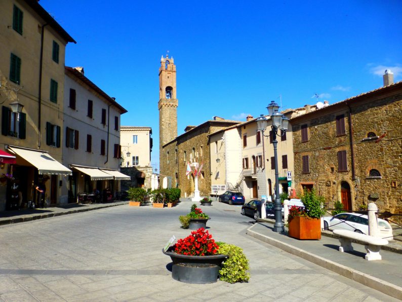 Le village de Montalcino, Toscane